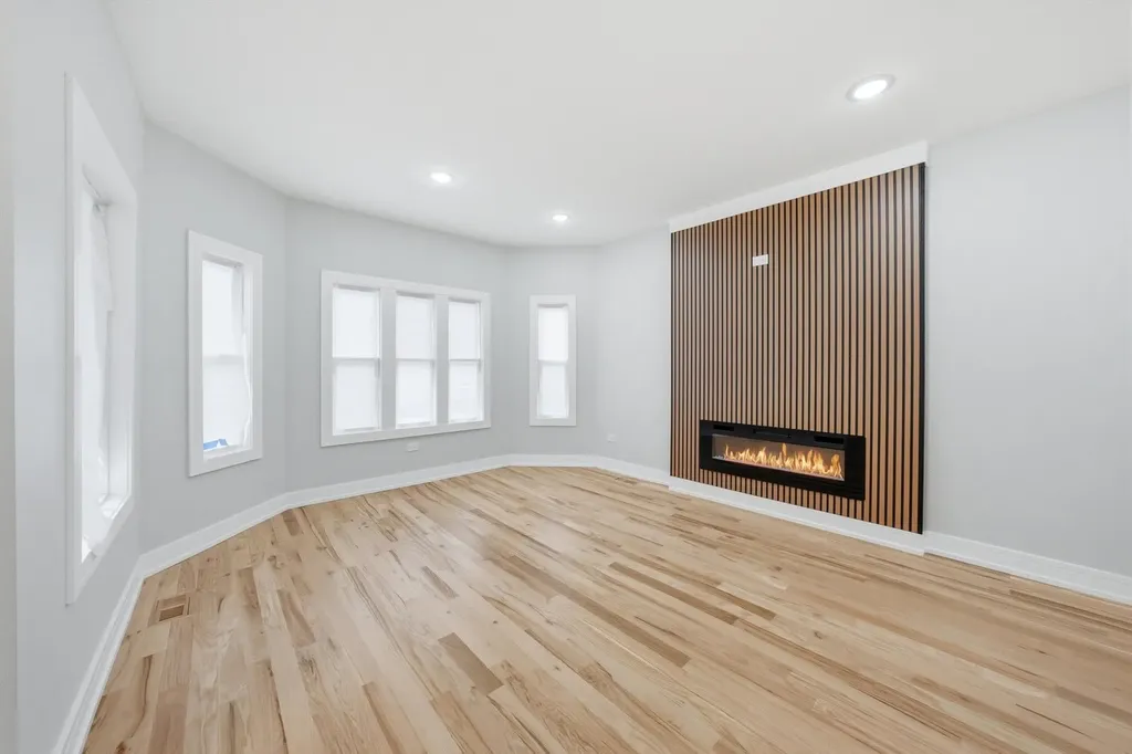 6824 South Wood Street Chicago IL 60636