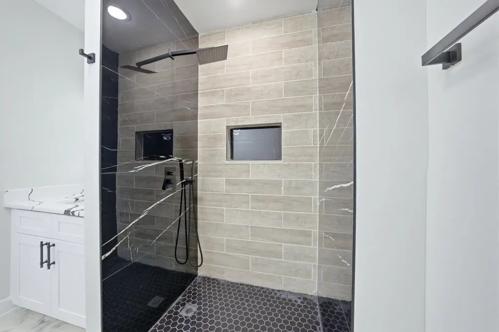 6824 South Wood Street Chicago IL 60636