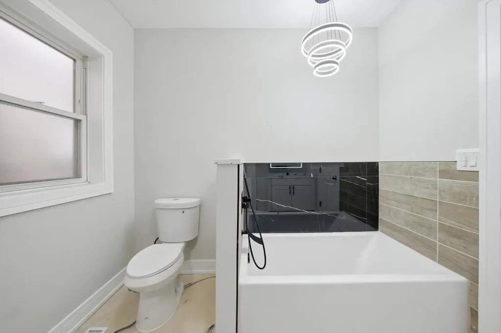 6824 South Wood Street Chicago IL 60636