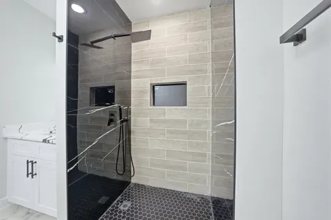 6824 South Wood Street Chicago IL 60636