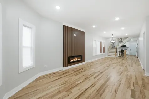 6824 South Wood Street Chicago IL 60636