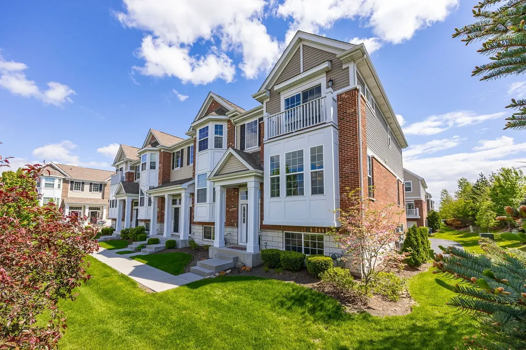 4467 Monroe Court Naperville IL 60564