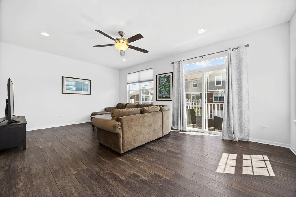 4467 Monroe Court Naperville IL 60564