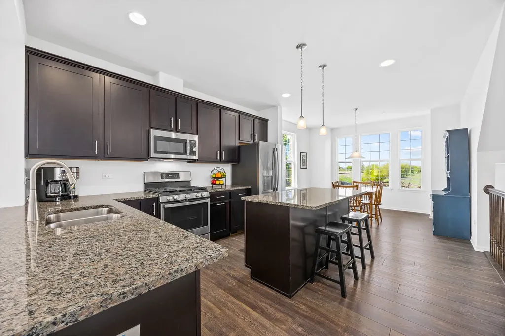 4467 Monroe Court Naperville IL 60564