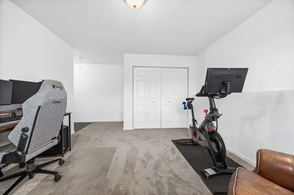 4467 Monroe Court Naperville IL 60564