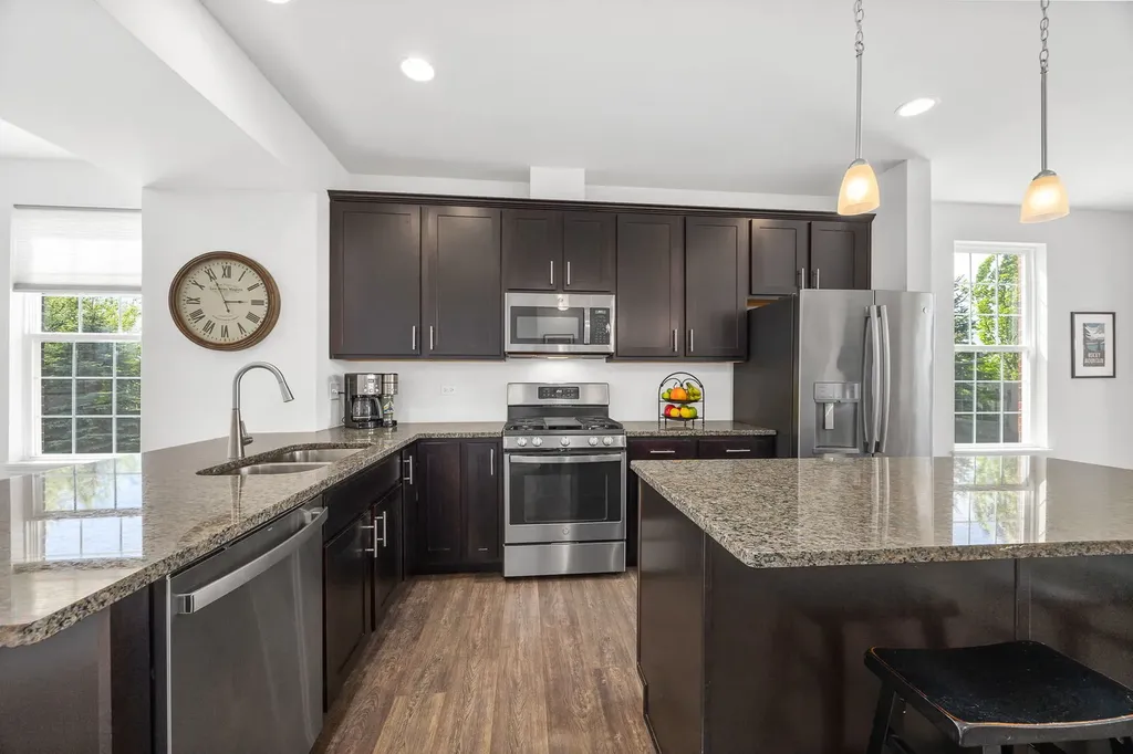 4467 Monroe Court Naperville IL 60564