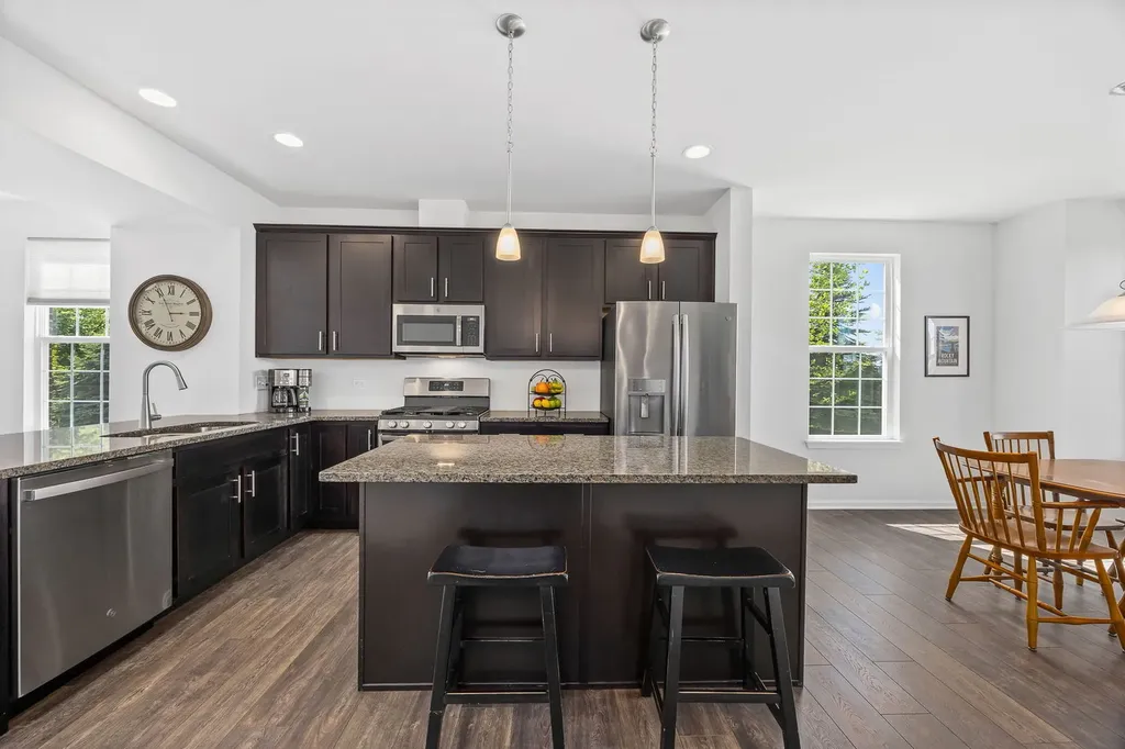 4467 Monroe Court Naperville IL 60564