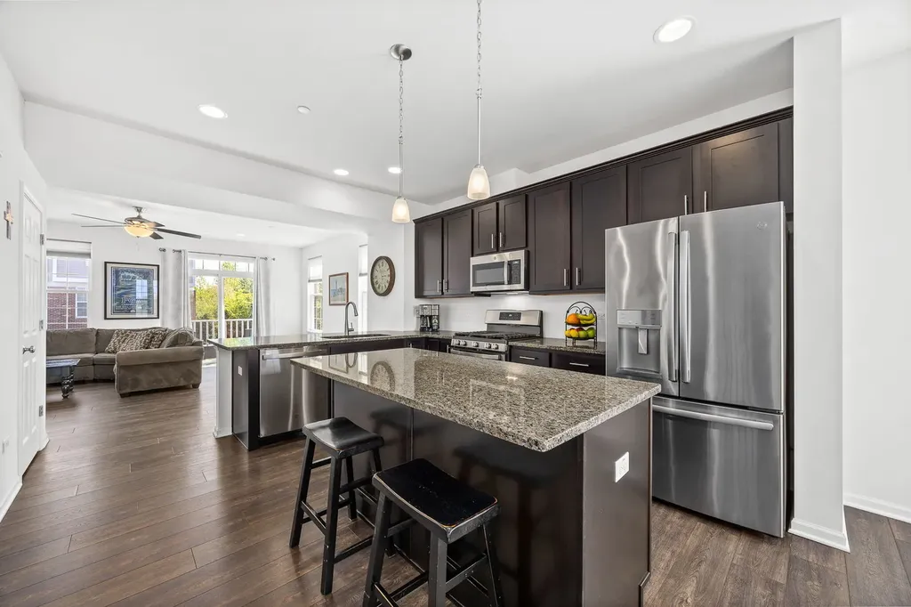 4467 Monroe Court Naperville IL 60564