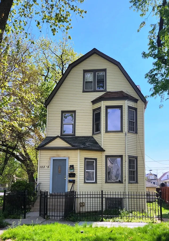 10305 South Avenue J Chicago IL 60617