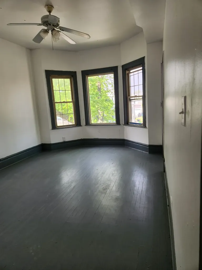 10305 South Avenue J Chicago IL 60617