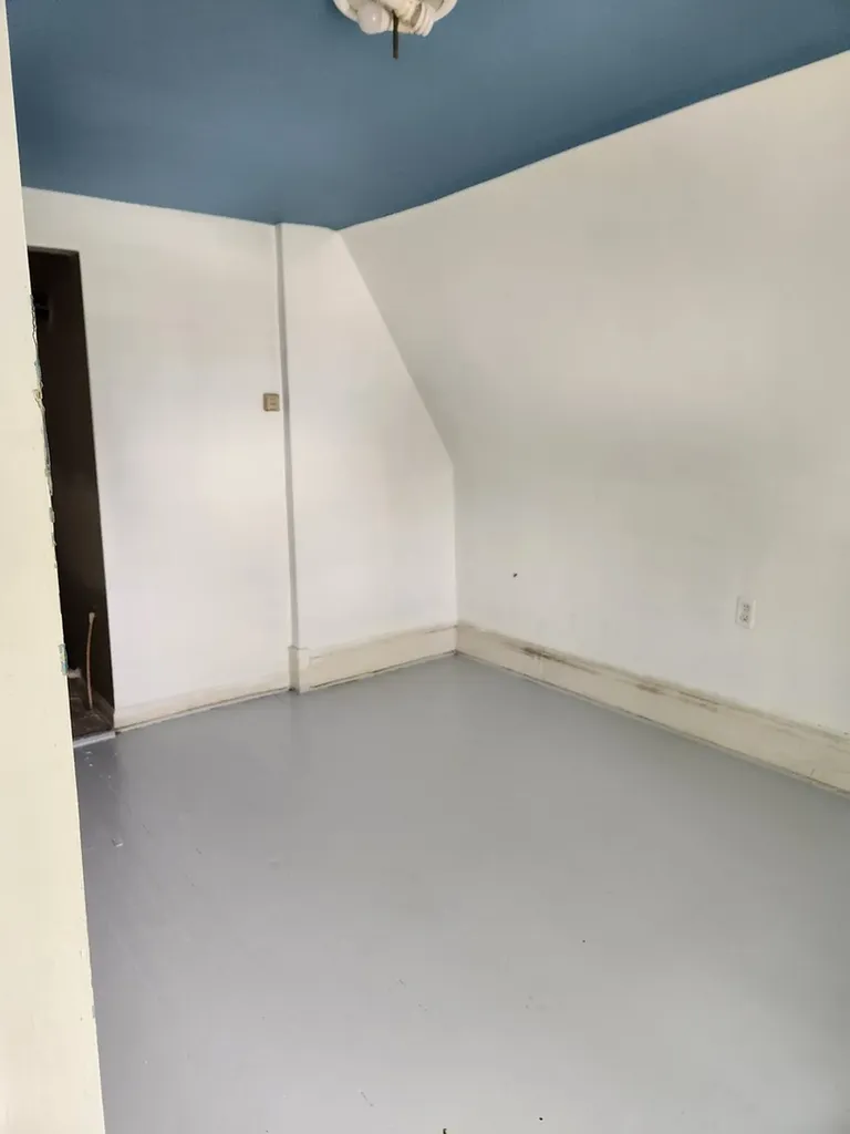 10305 South Avenue J Chicago IL 60617