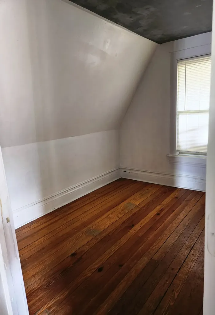 10305 South Avenue J Chicago IL 60617