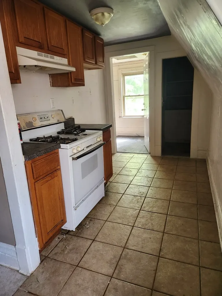 10305 South Avenue J Chicago IL 60617