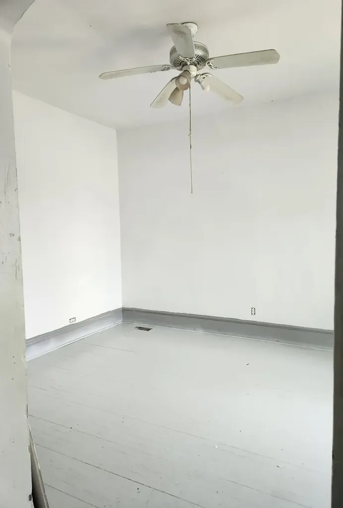10305 South Avenue J Chicago IL 60617