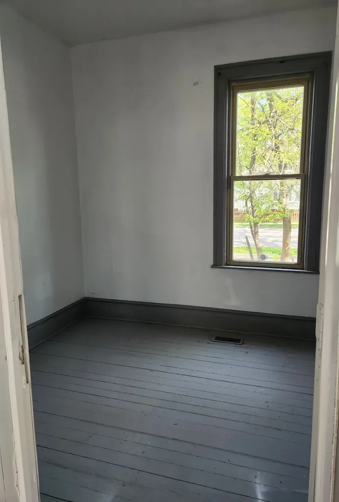 10305 South Avenue J Chicago IL 60617