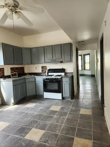 10305 South Avenue J Chicago IL 60617