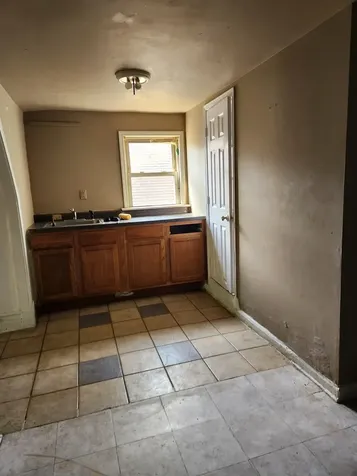 10305 South Avenue J Chicago IL 60617