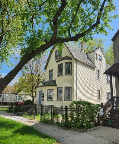 10305 South Avenue J Chicago IL 60617