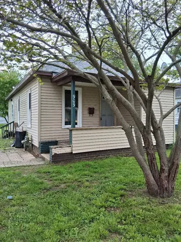 909 Cable Street Streator IL 61364