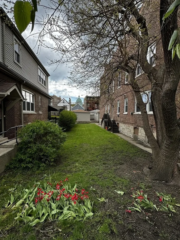 3209 South Racine Avenue Chicago IL 60608