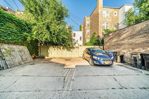 7530 North Oakley Avenue Chicago IL 60645