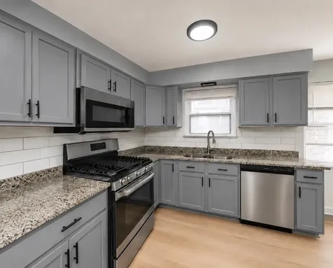 7530 North Oakley Avenue Chicago IL 60645