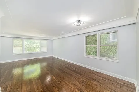 7530 North Oakley Avenue Chicago IL 60645