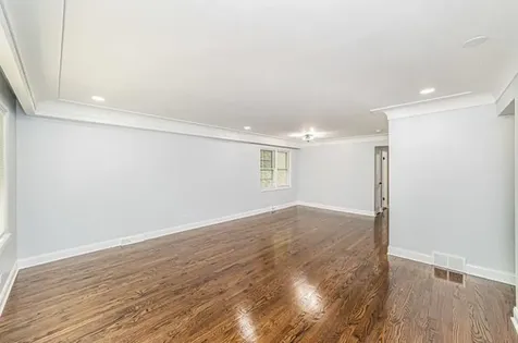 7530 North Oakley Avenue Chicago IL 60645