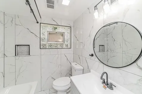 7530 North Oakley Avenue Chicago IL 60645