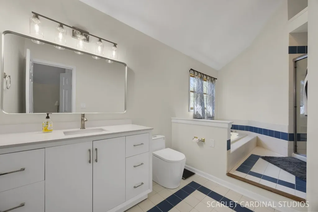 535 Chester Court Aurora IL 60504