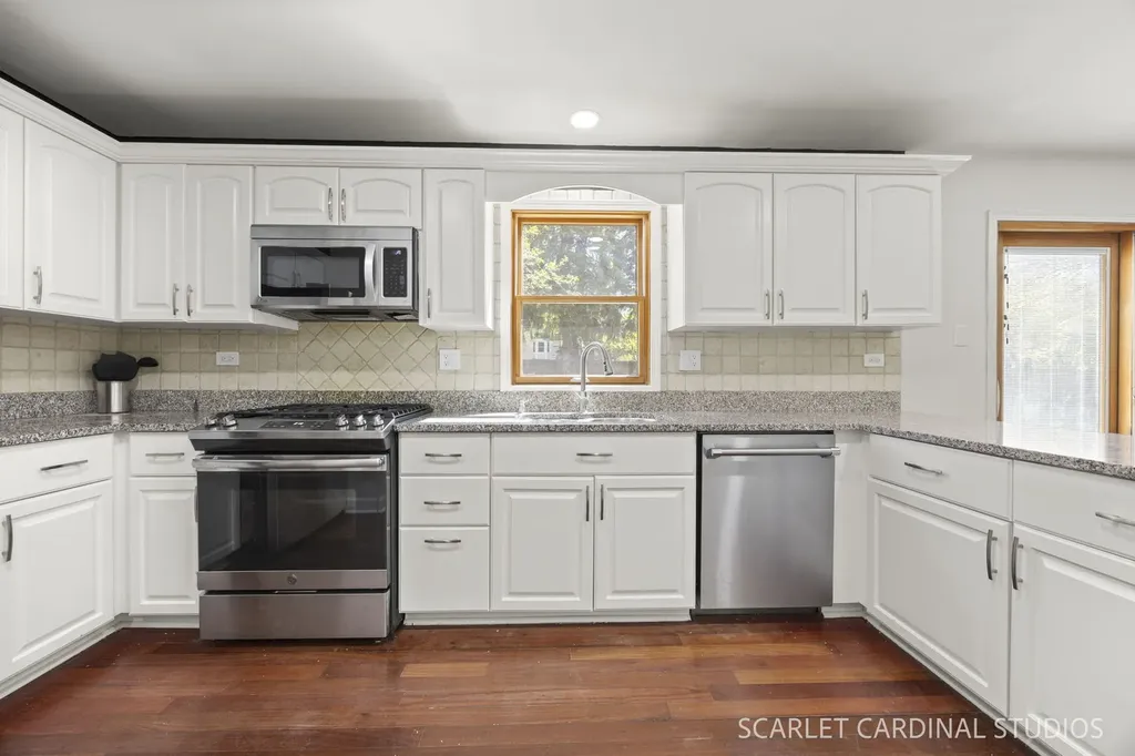 535 Chester Court Aurora IL 60504