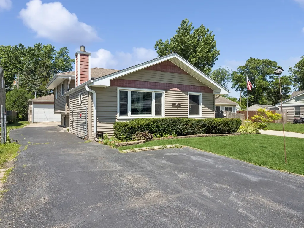 4006 Liberty Boulevard Westmont IL 60559