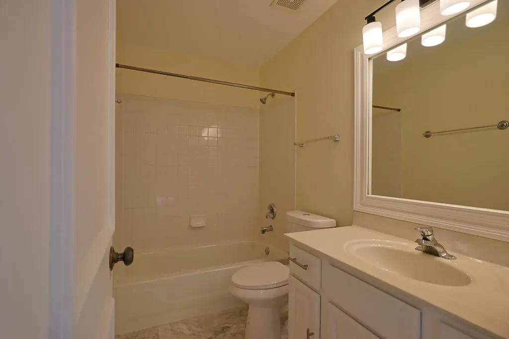 14252 South Hemingway Circle Plainfield IL 60544