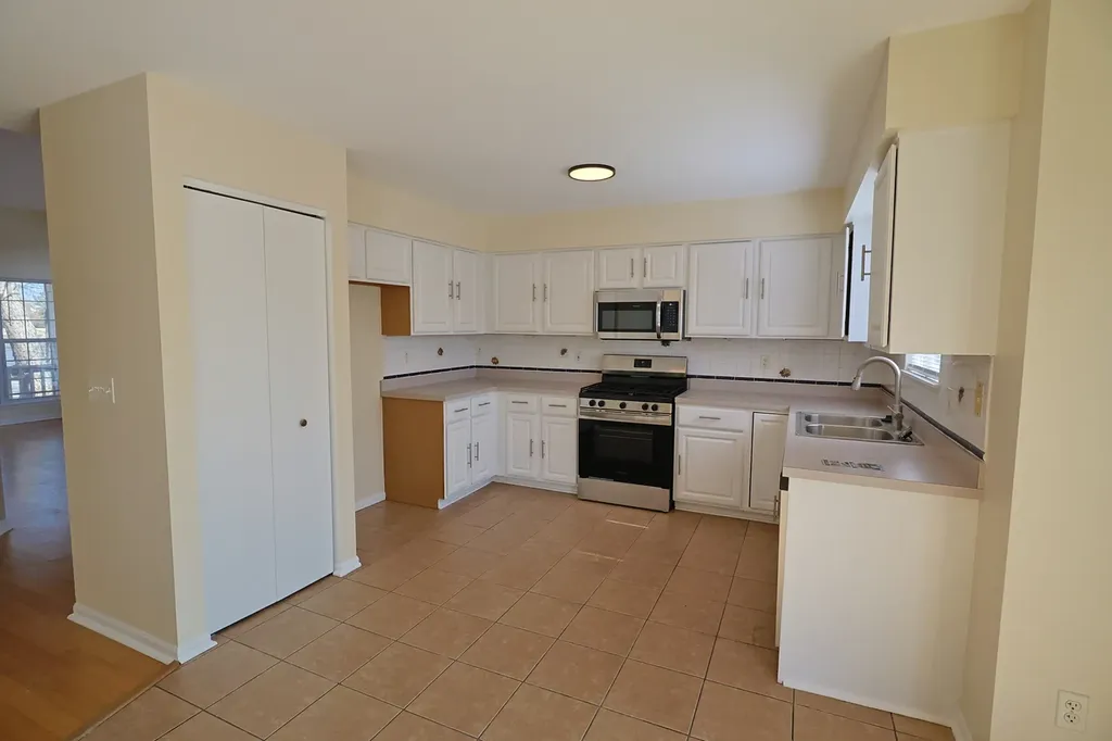 14252 South Hemingway Circle Plainfield IL 60544