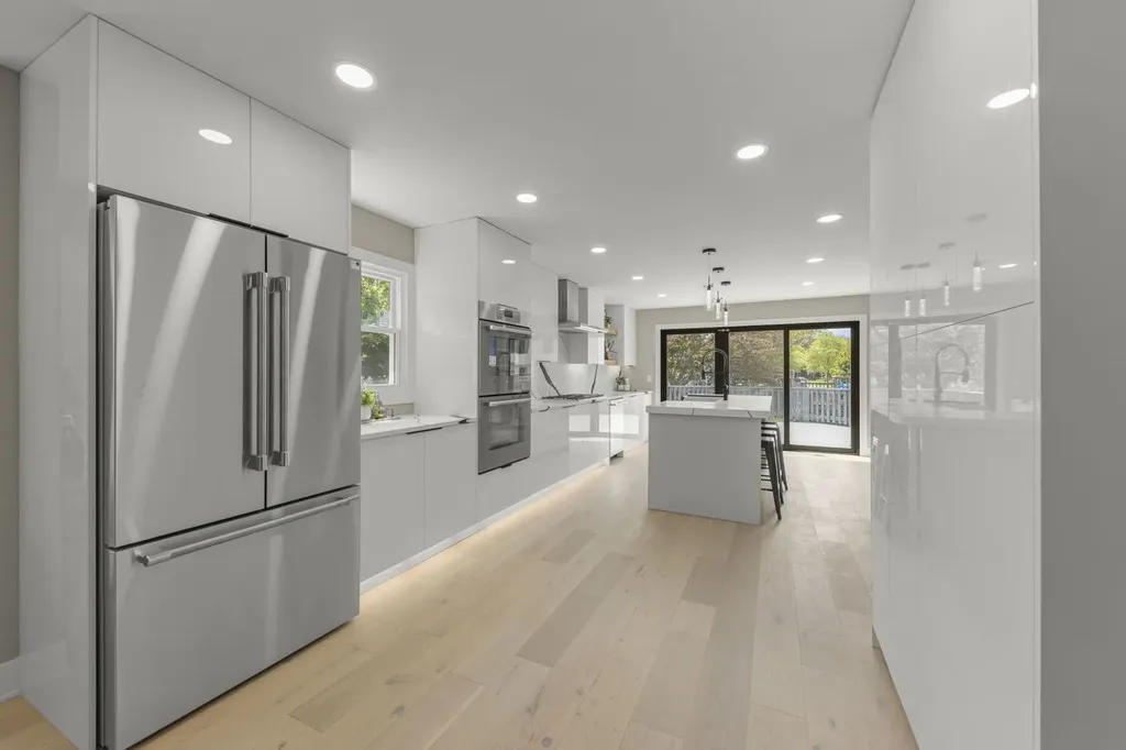 625 Edward Road Naperville IL 60540