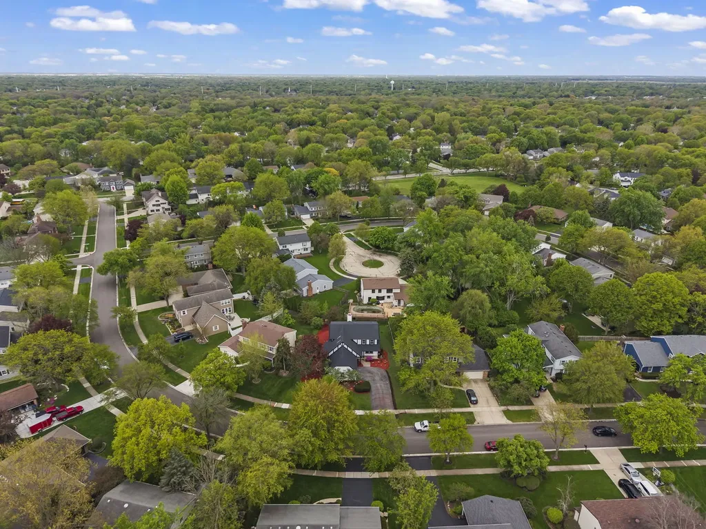 625 Edward Road Naperville IL 60540