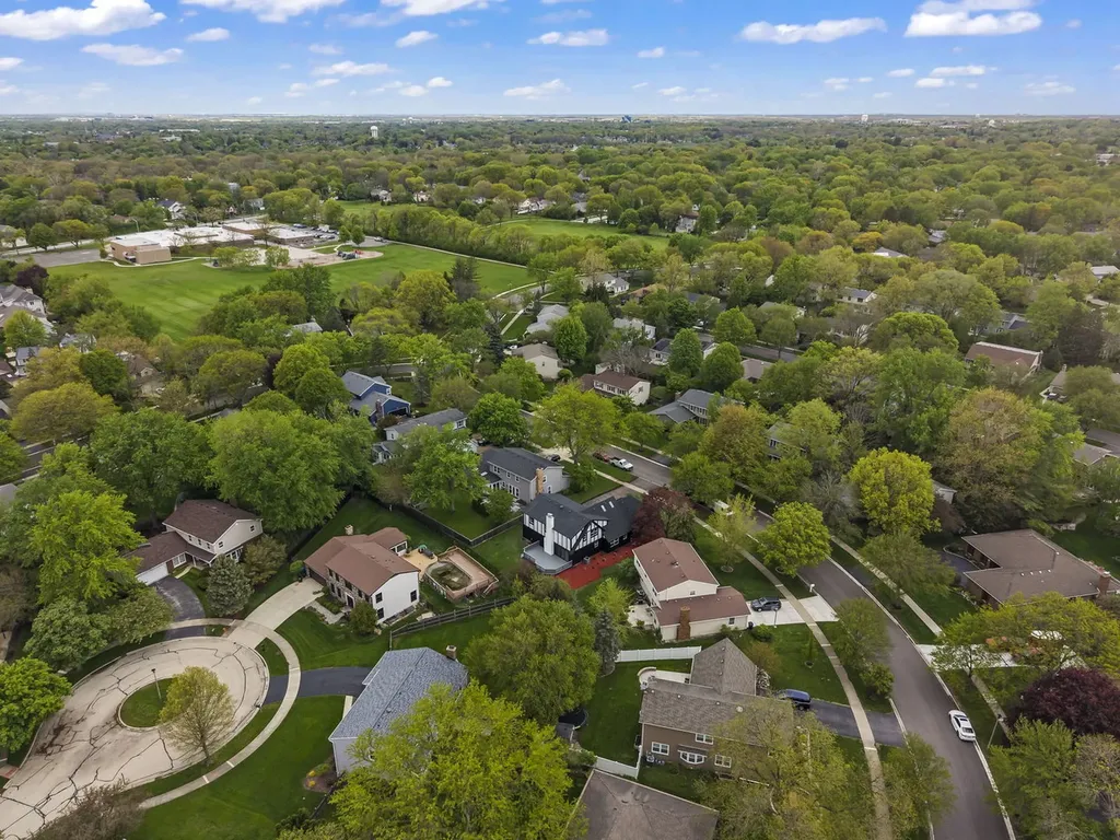 625 Edward Road Naperville IL 60540
