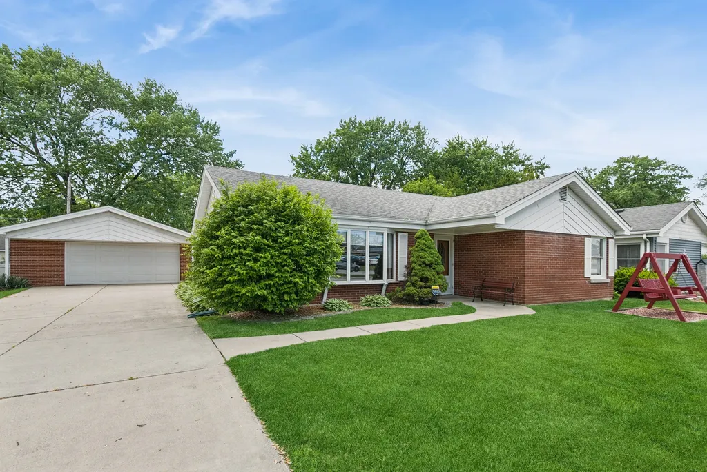 11624 South Ridgeland Avenue Worth IL 60482