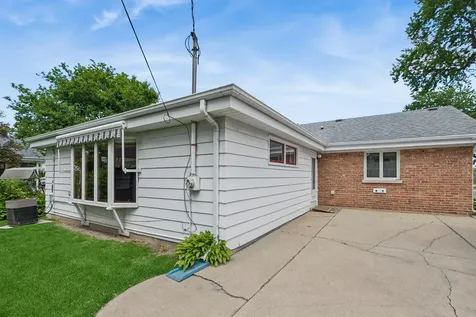 11624 South Ridgeland Avenue Worth IL 60482