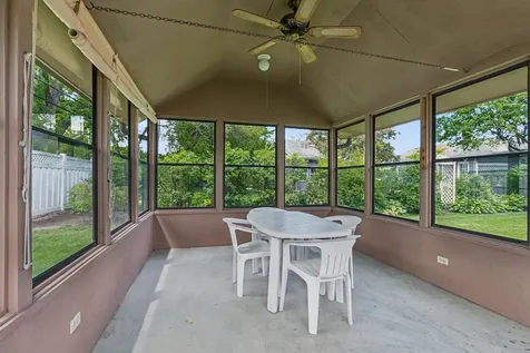 11624 South Ridgeland Avenue Worth IL 60482