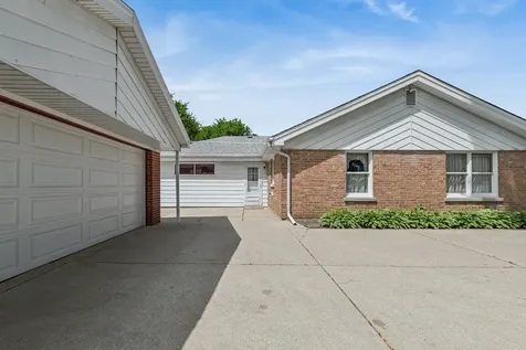 11624 South Ridgeland Avenue Worth IL 60482