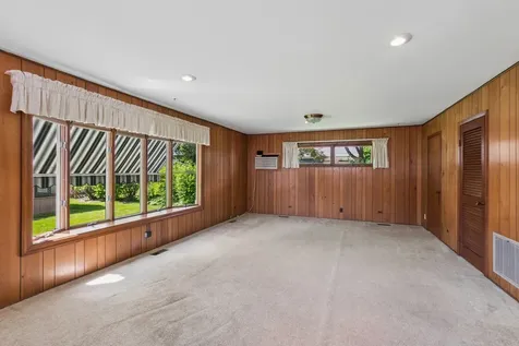 11624 South Ridgeland Avenue Worth IL 60482
