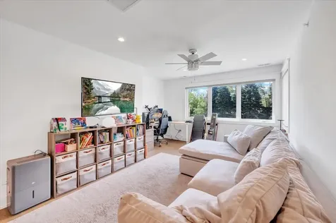 616 Birchwood Avenue Des Plaines IL 60018