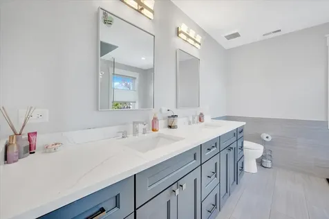 616 Birchwood Avenue Des Plaines IL 60018