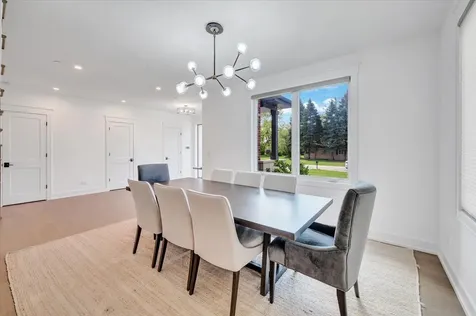 616 Birchwood Avenue Des Plaines IL 60018