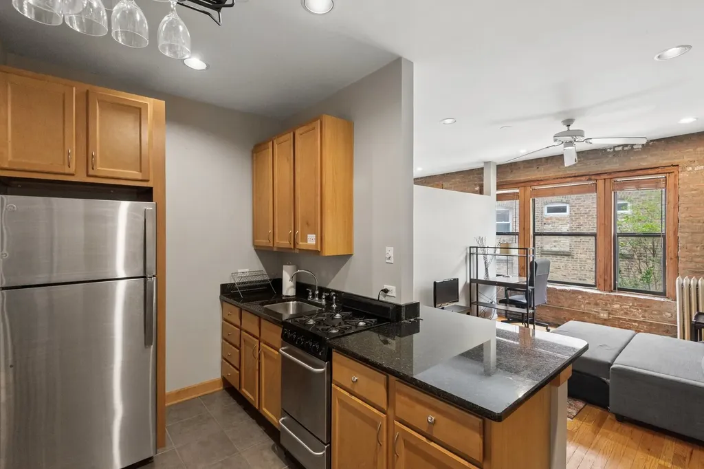 1236 West Carmen Avenue Chicago IL 60640