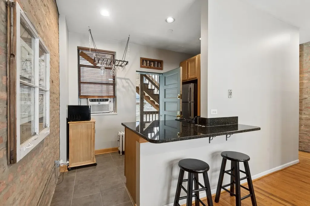 1236 West Carmen Avenue Chicago IL 60640