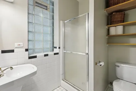 1236 West Carmen Avenue Chicago IL 60640