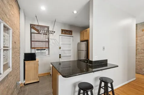 1236 West Carmen Avenue Chicago IL 60640