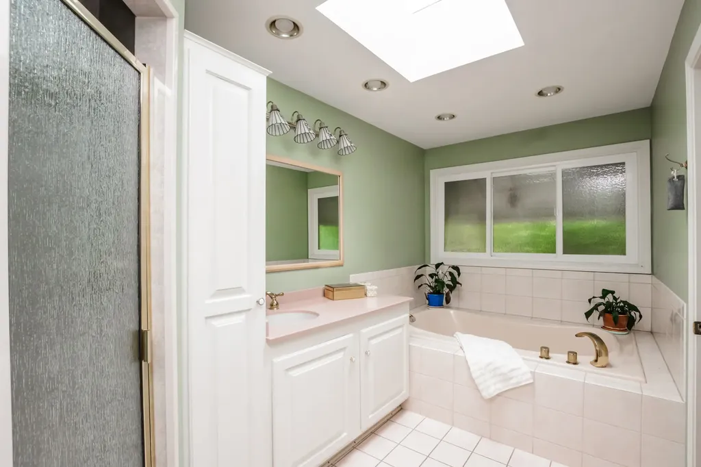 9S771 Brookbank Road Willowbrook IL 60527